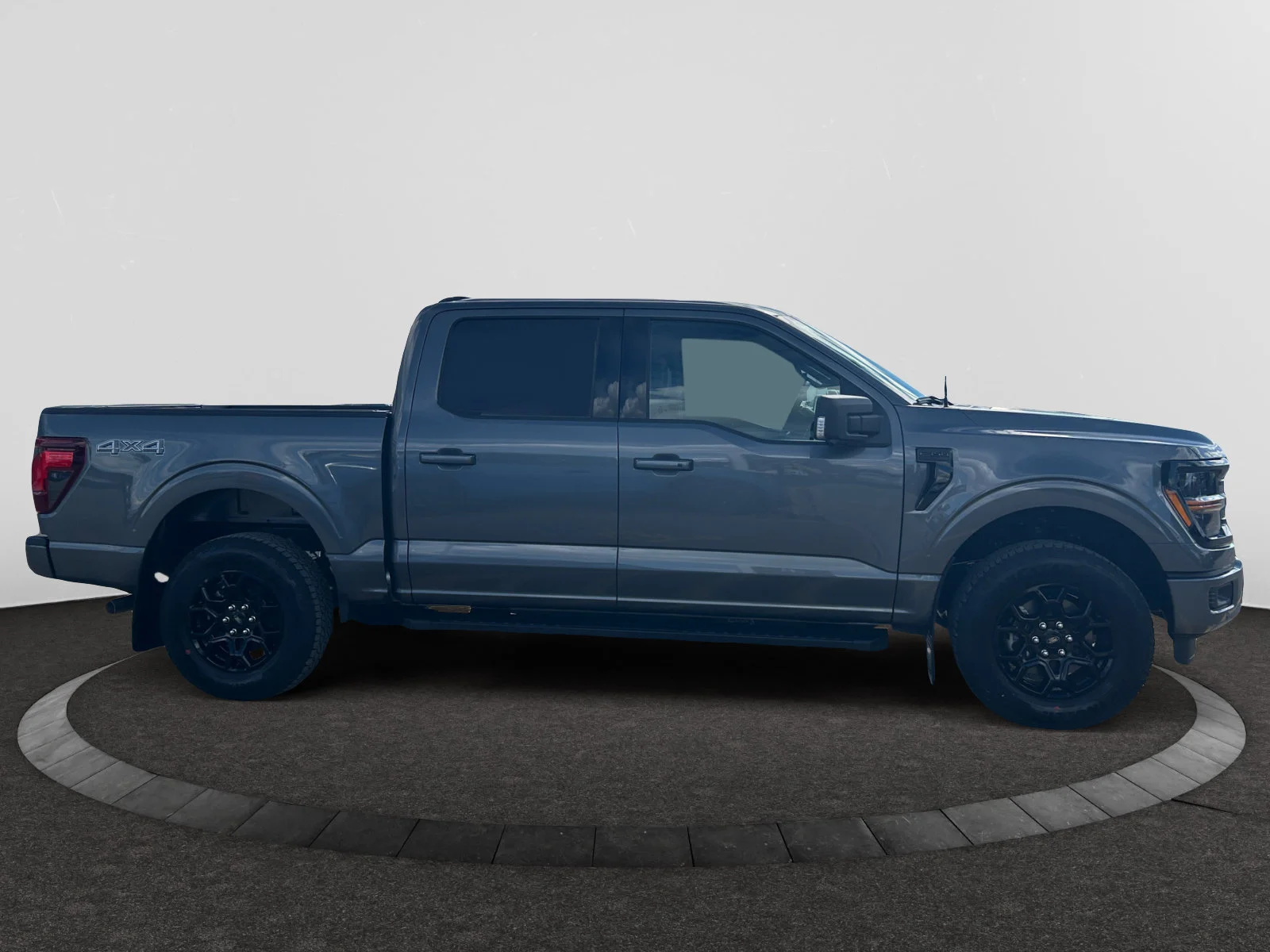 New 2026 Carbonized Grey Metallic Ford XLT image 6
