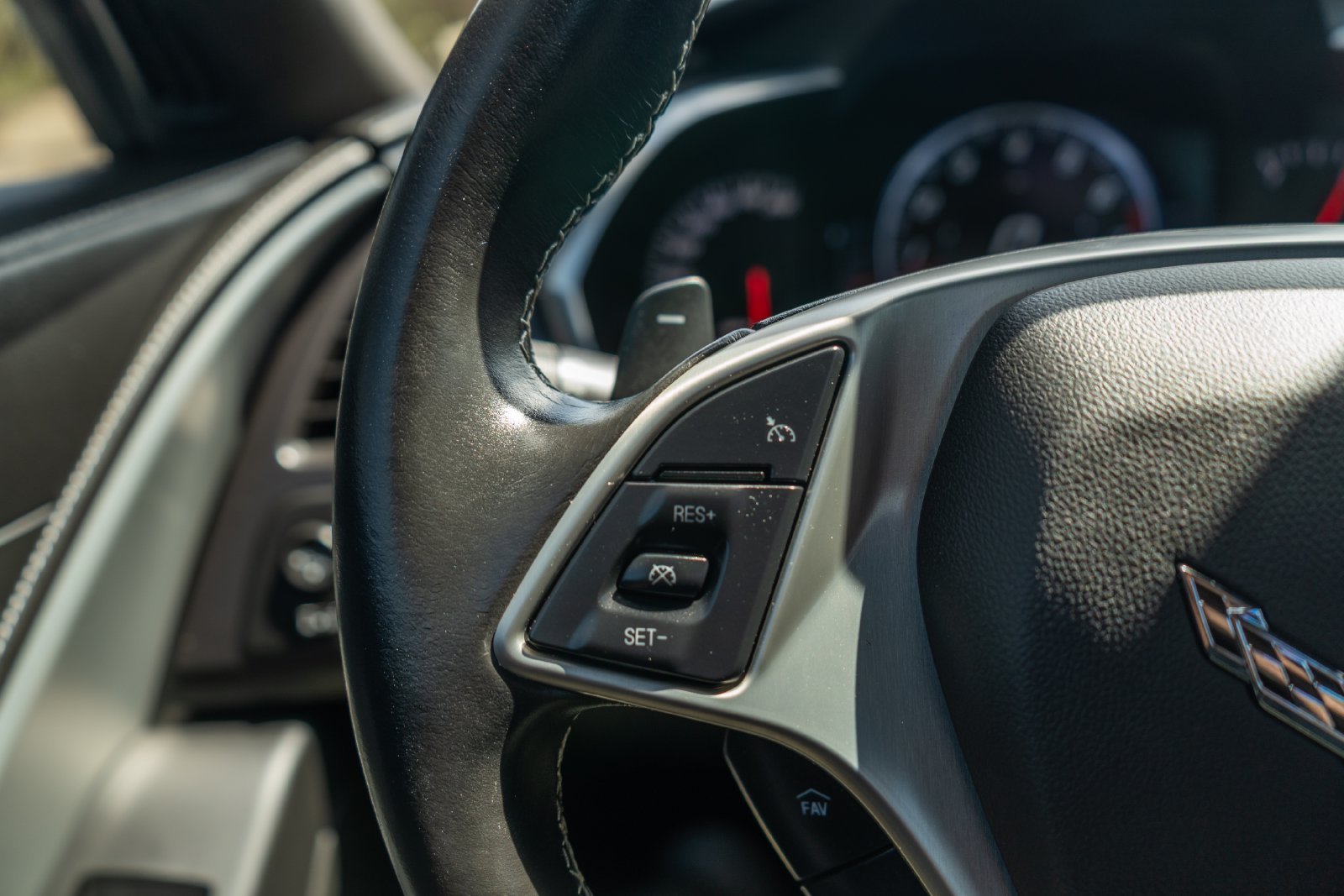 Used 2019 Black Chevrolet Stingray image 27