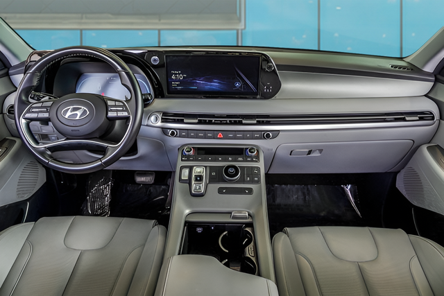 Certified Used 2025 White Hyundai SEL image 13