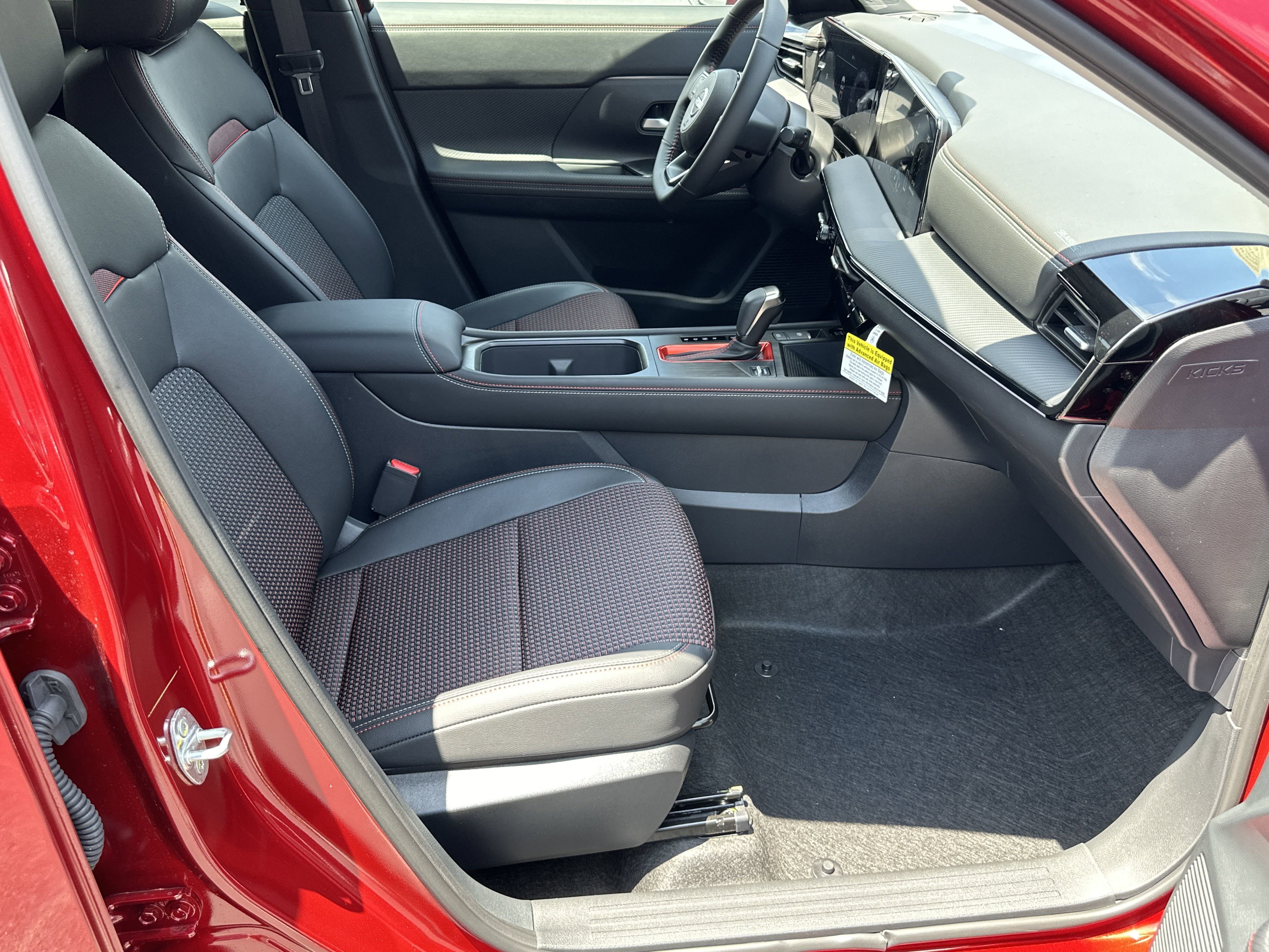 2025 Nissan Kicks SR - Photo 14