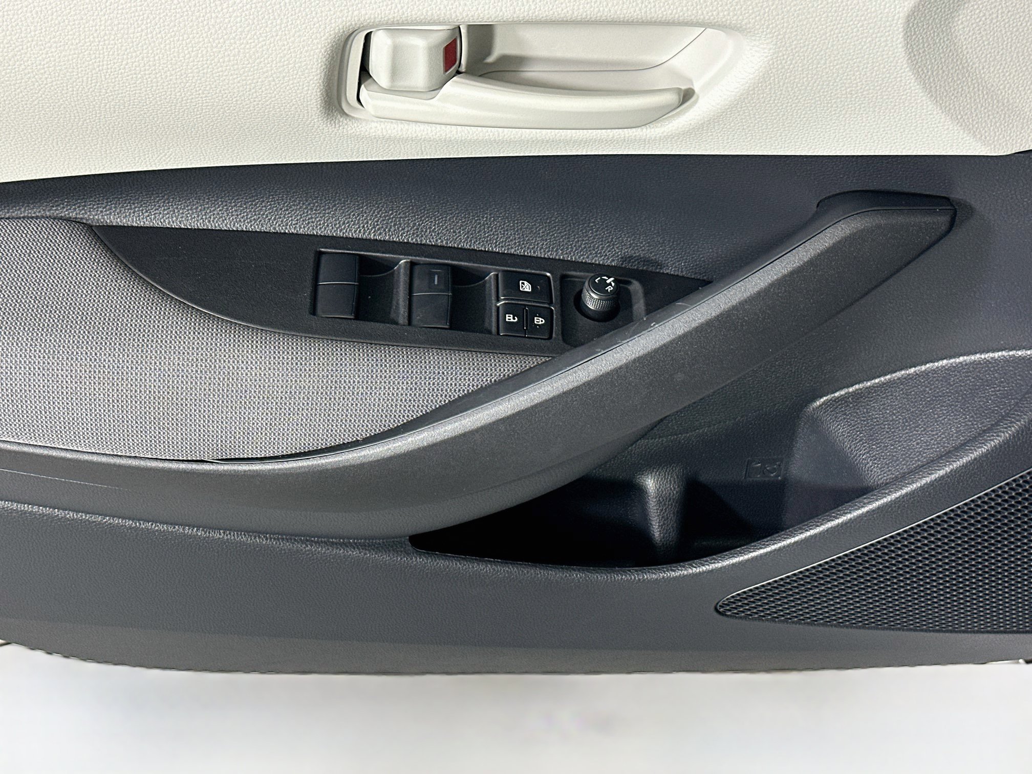 Certified Used 2025 Classic Silver Metallic Toyota LE image 14