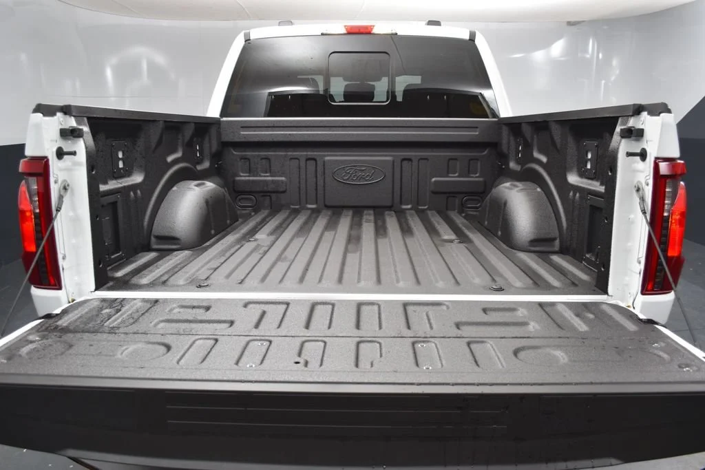 New 2026 Oxford White Ford XLT image 27