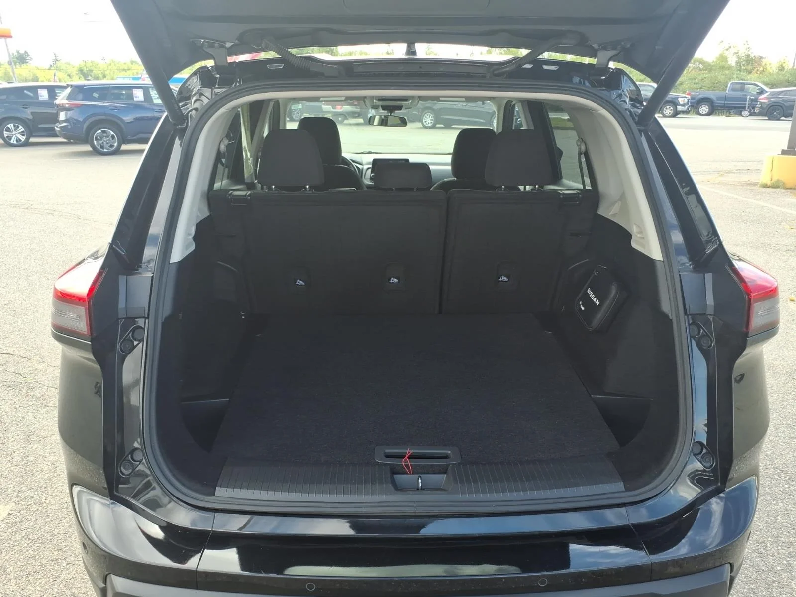 Used 2025 Super Black Nissan SV image 12