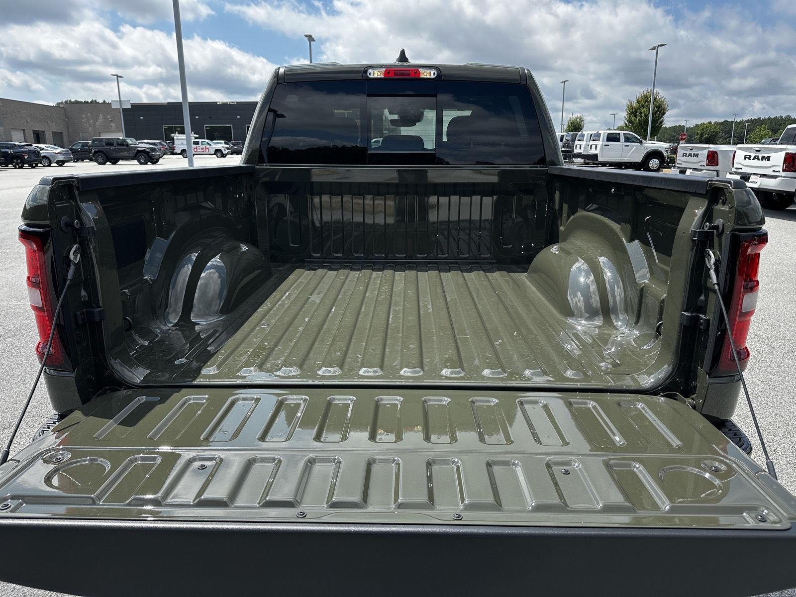 New 2026 Tank RAM Big Horn image 16