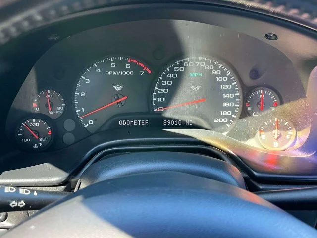 Used 2004 Arctic White Chevrolet Base image 29