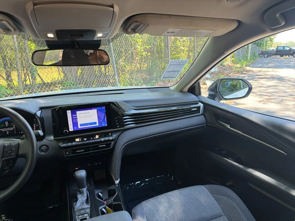 Used 2025 White Toyota LE image 11