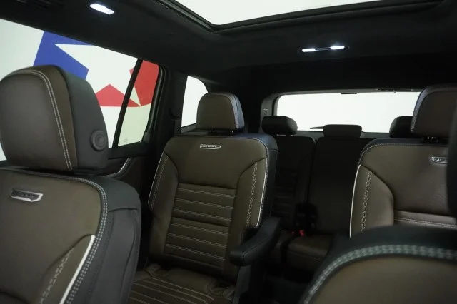 2026 GMC Acadia Denali Ultimate - Photo 22