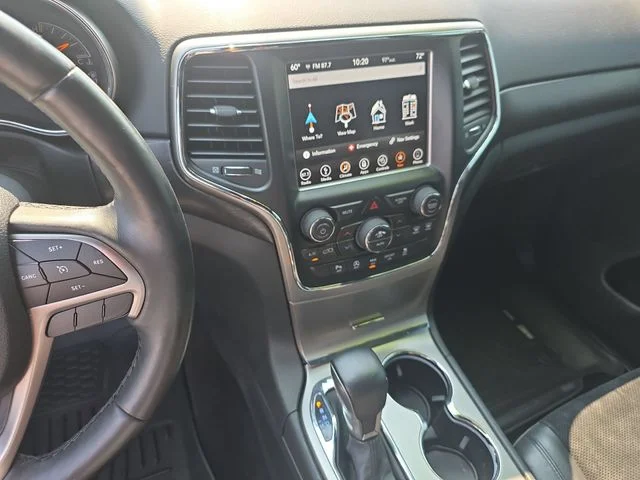 Used 2018 Black Jeep Altitude image 25