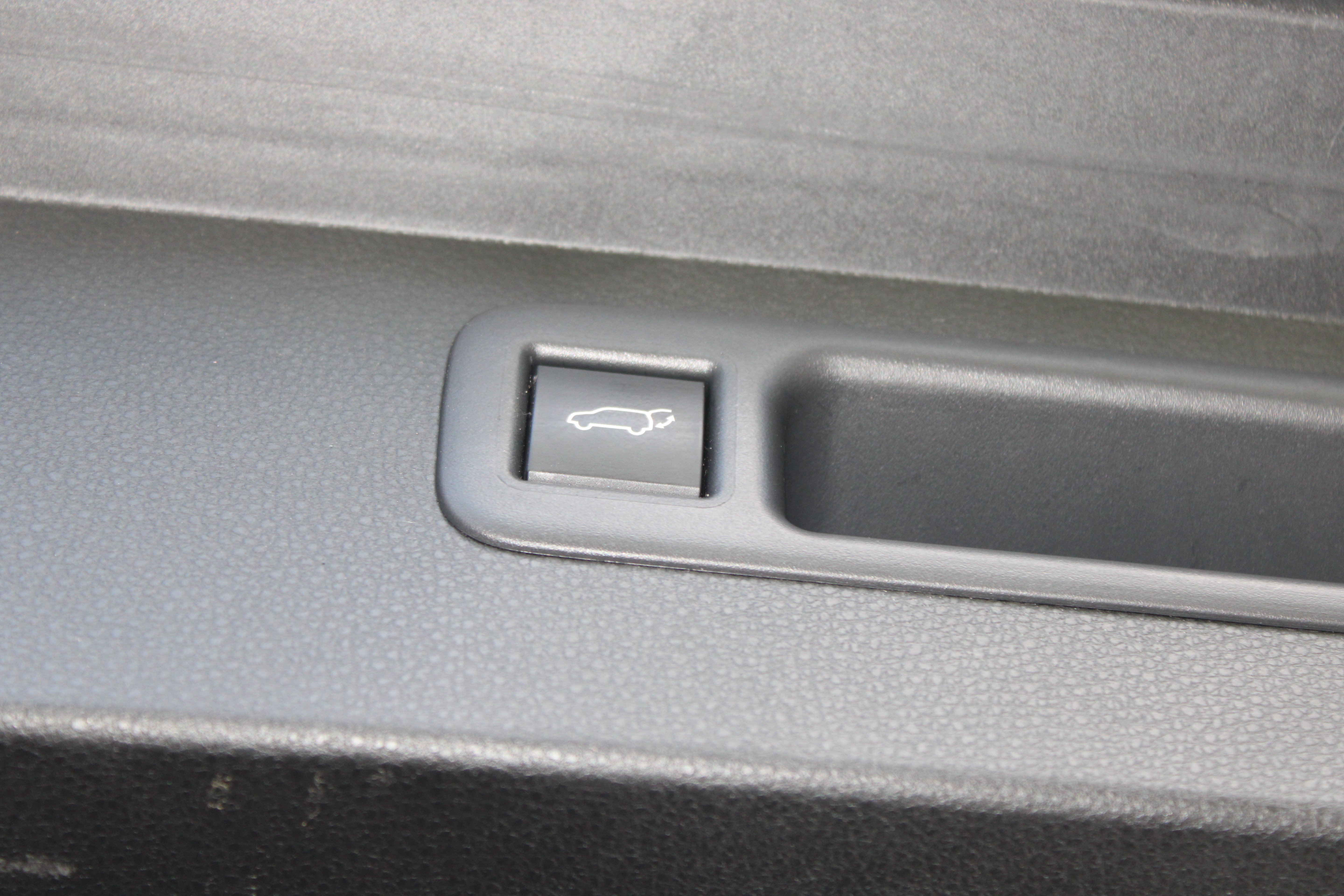 2023 Toyota Highlander XLE - Photo 12
