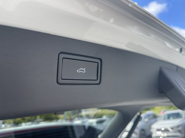 New 2026 Pure White Volkswagen 2.0T SE image 8