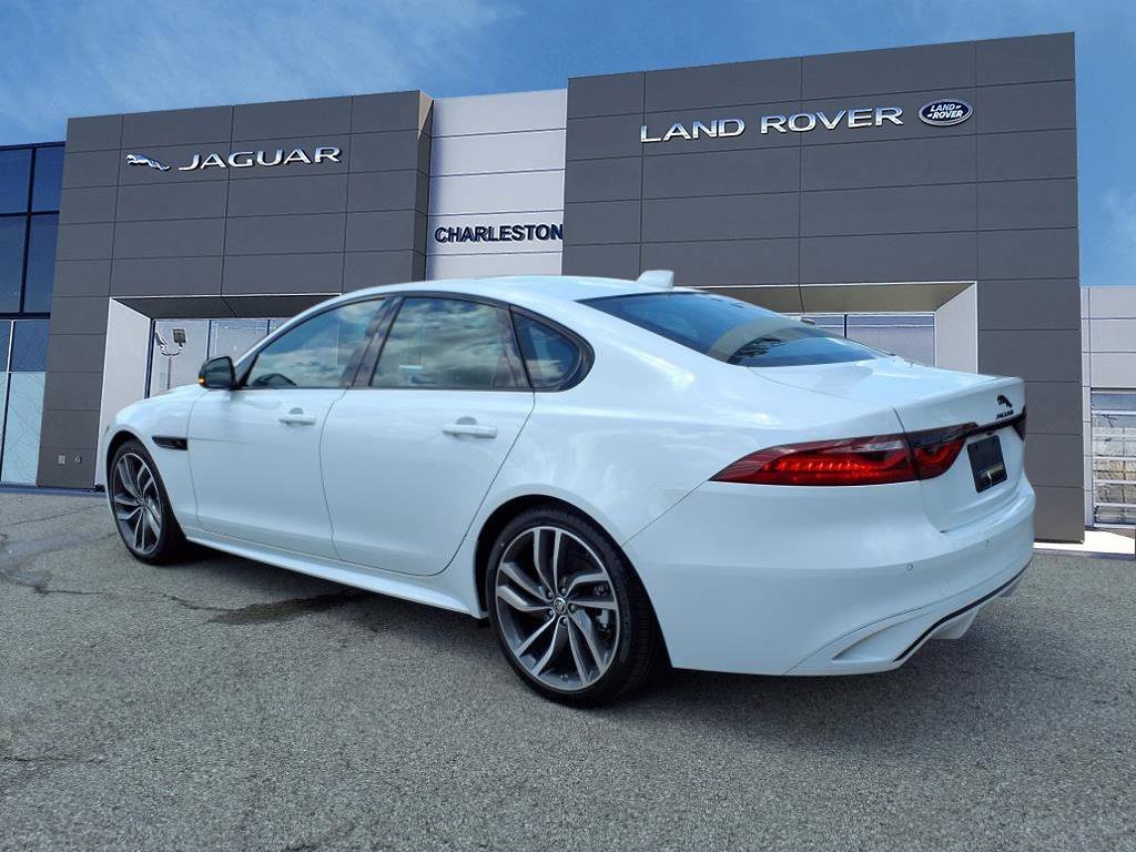 Certified Used 2024 Fuji White Jaguar R-Dynamic SE image 3