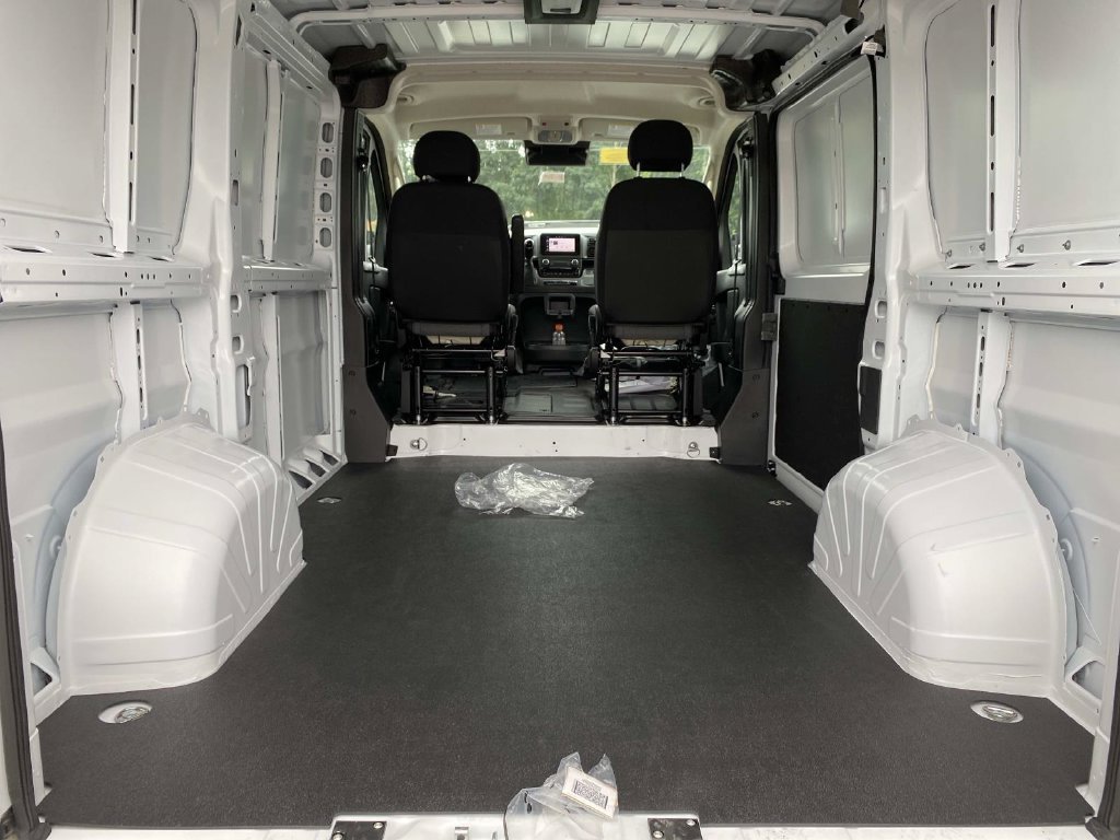New 2026 Bright White Clear-Coat Exterior Paint Ram Low Roof image 4