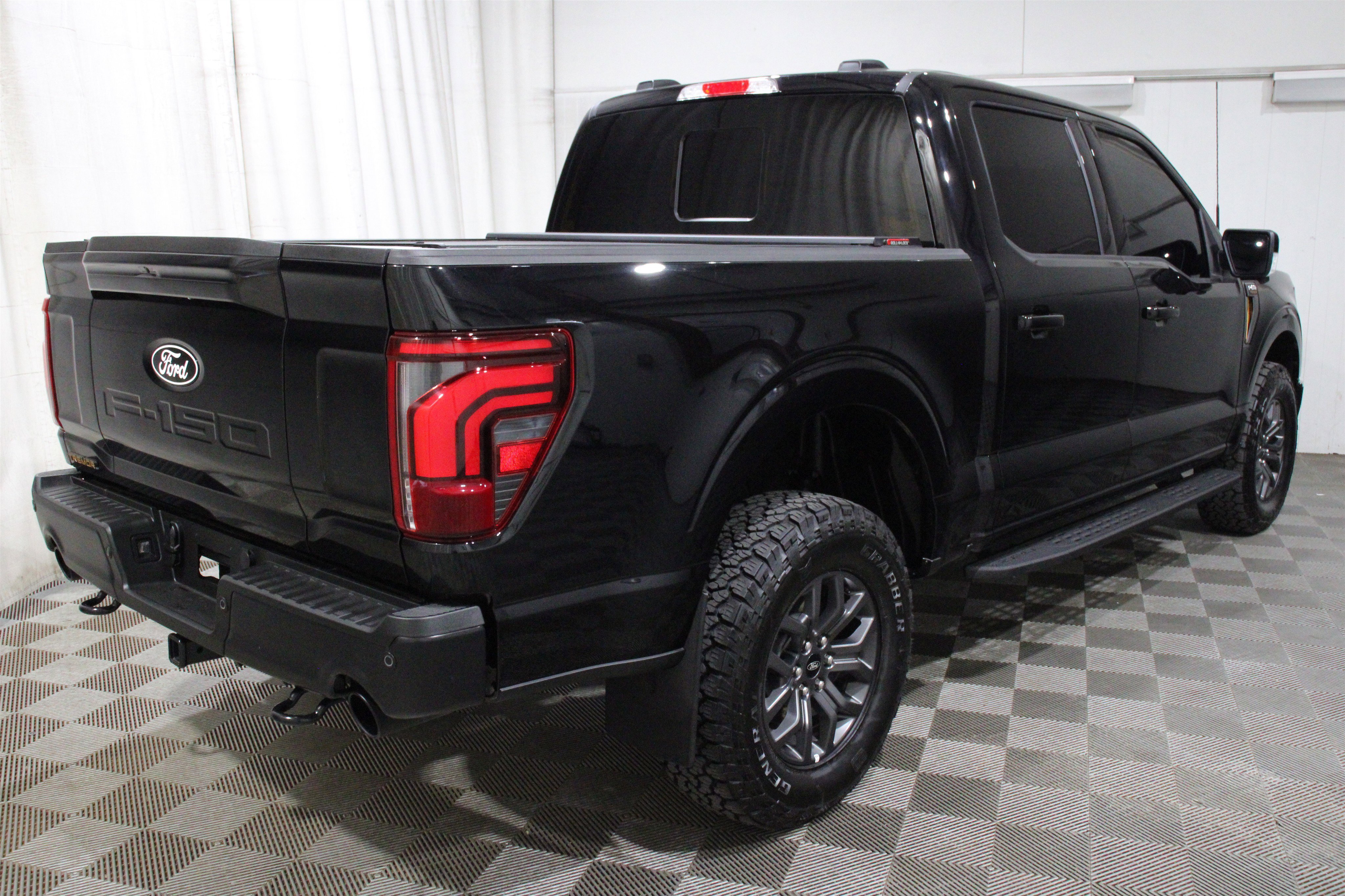 Used 2025 Agate Black Metallic Ford Tremor image 36