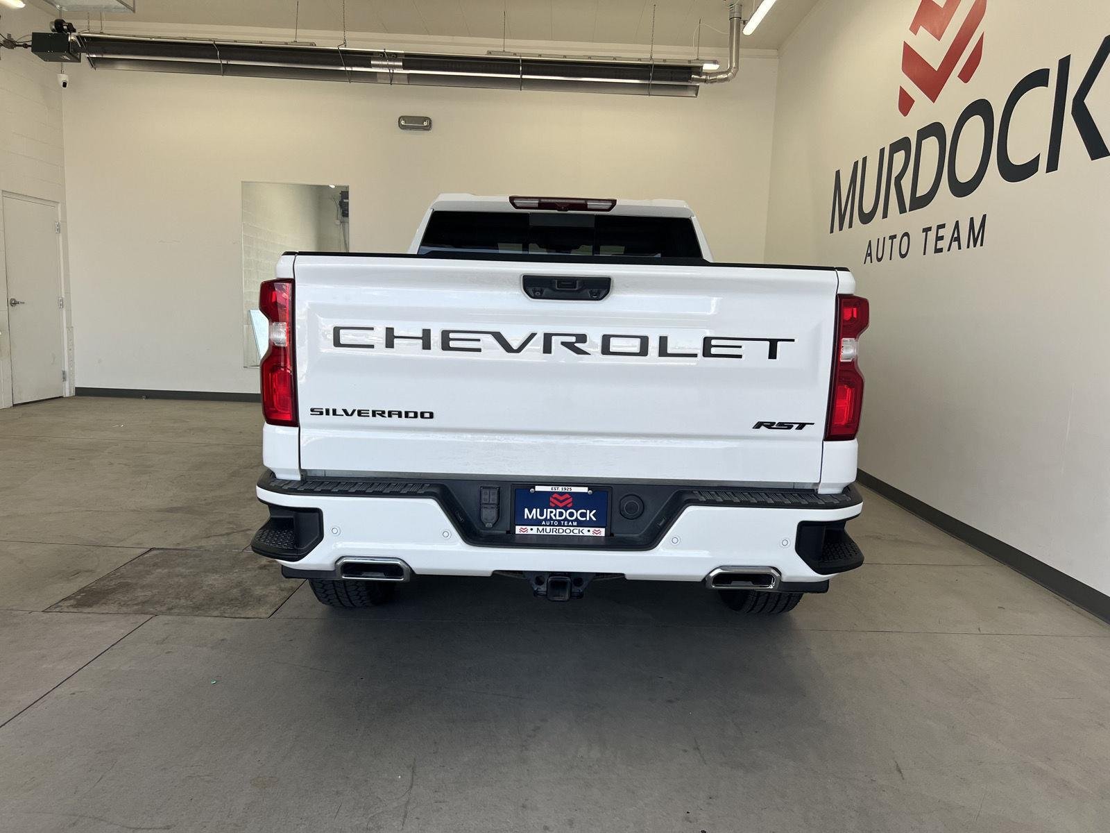 Used 2022 Summit White Chevrolet RST image 3