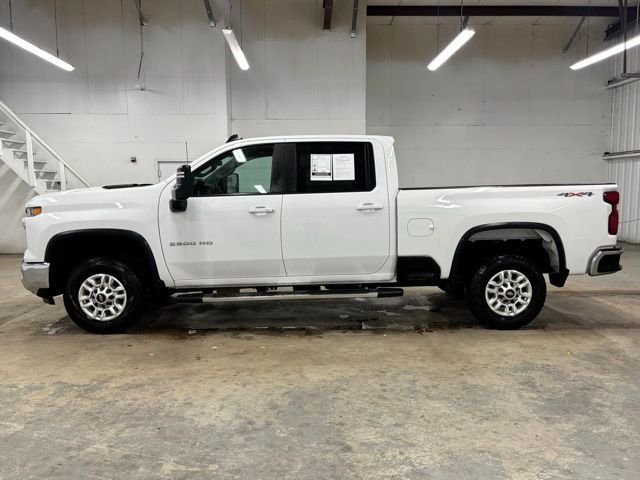 Used 2024 White Chevrolet LT image 4