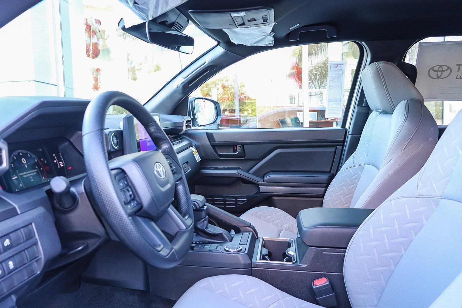 2025 Toyota Tacoma SR5 - Photo 20