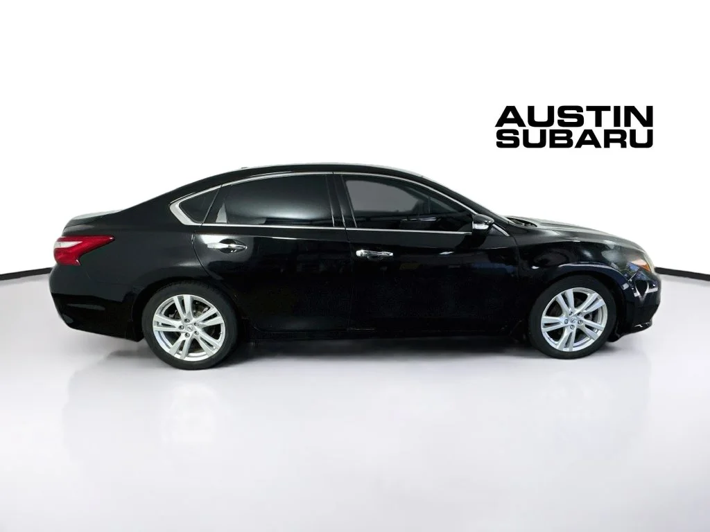 Used 2016 Black Nissan 3.5 SL image 8