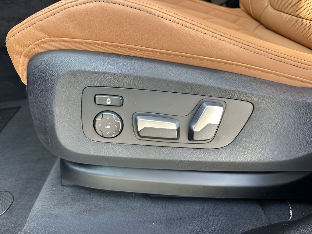 New 2026 Skyscraper Grey Metallic BMW sDrive40i image 16