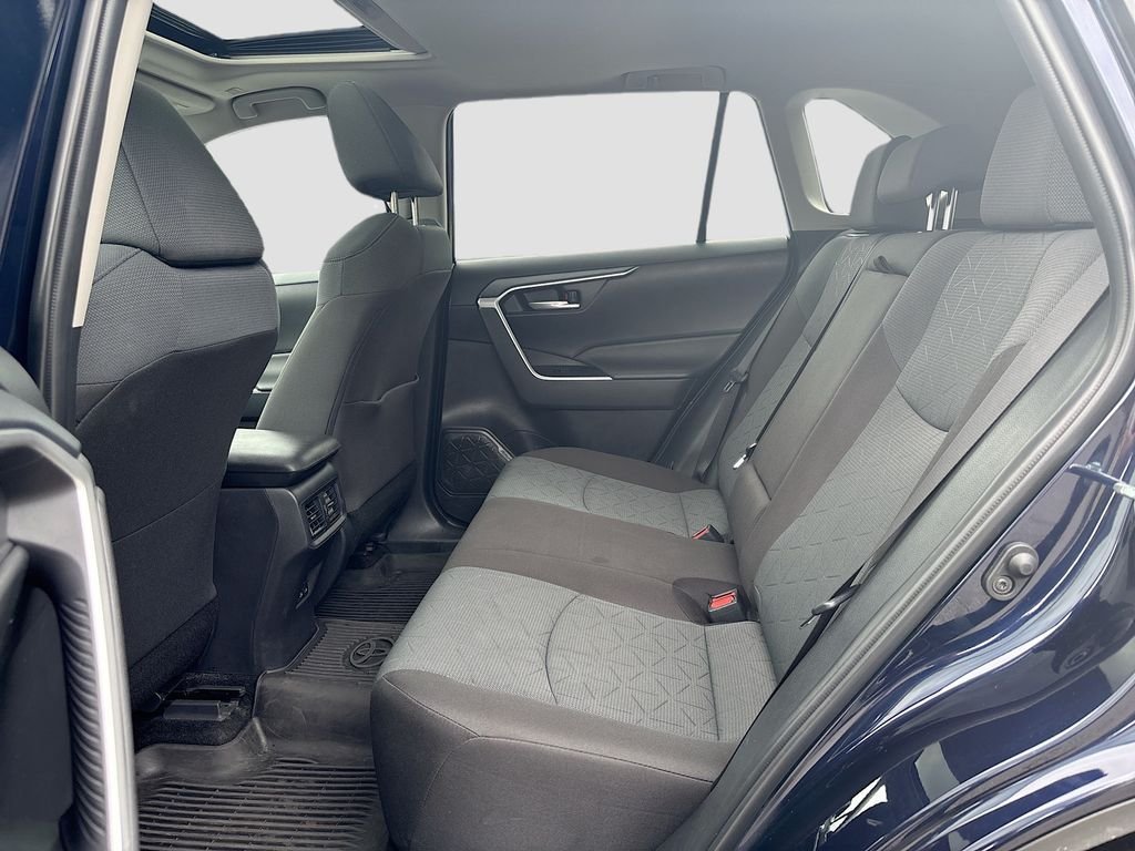 Used 2025  Toyota XLE image 17