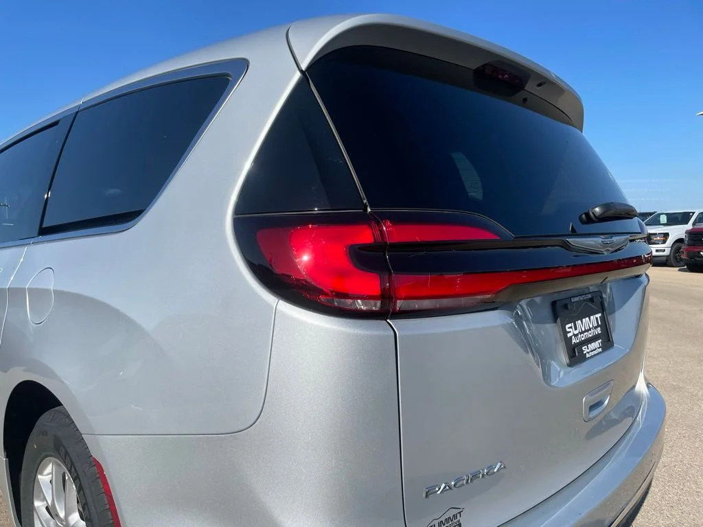 2024 Chrysler Pacifica Touring L - Photo 30