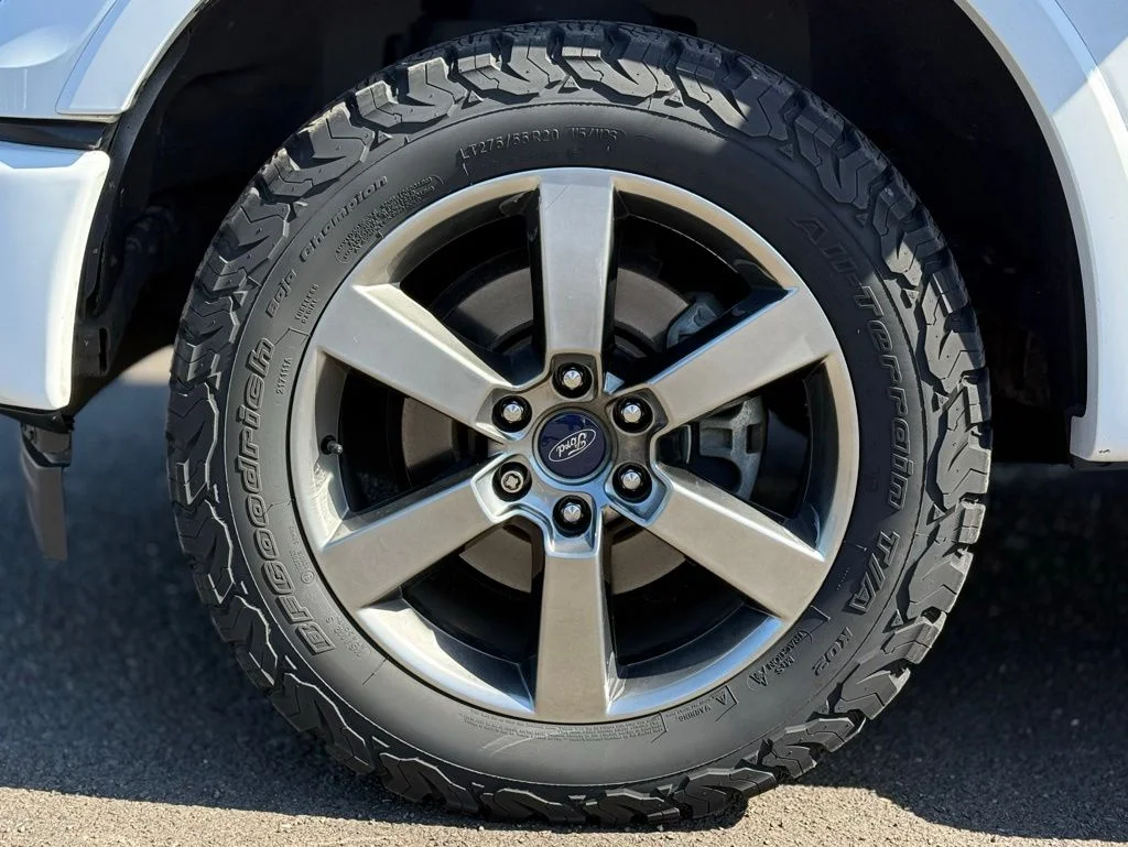 Used 2017  Ford XLT image 9