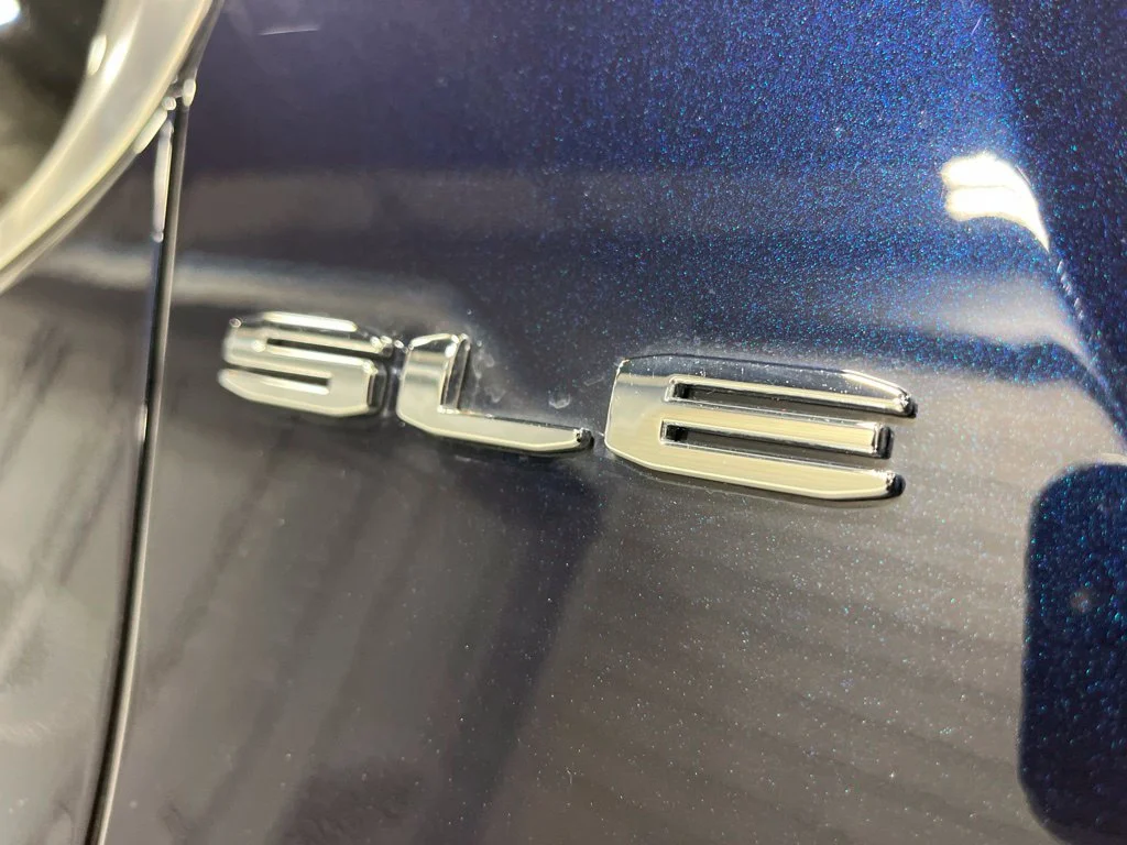 Used 2021 Midnight Blue Metallic GMC SLE image 40