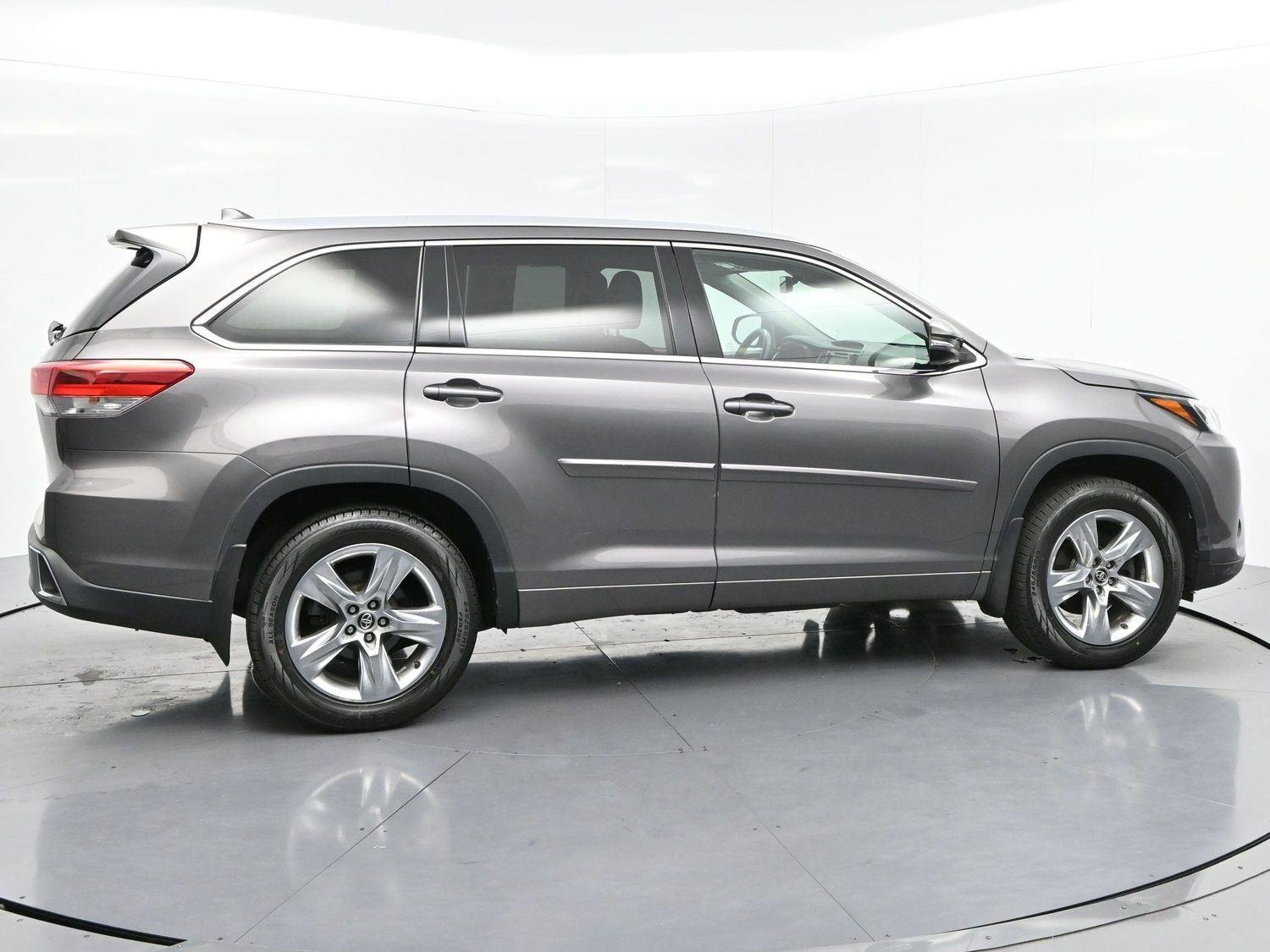 Used 2019 Predawn Gray Mica Toyota Limited image 8