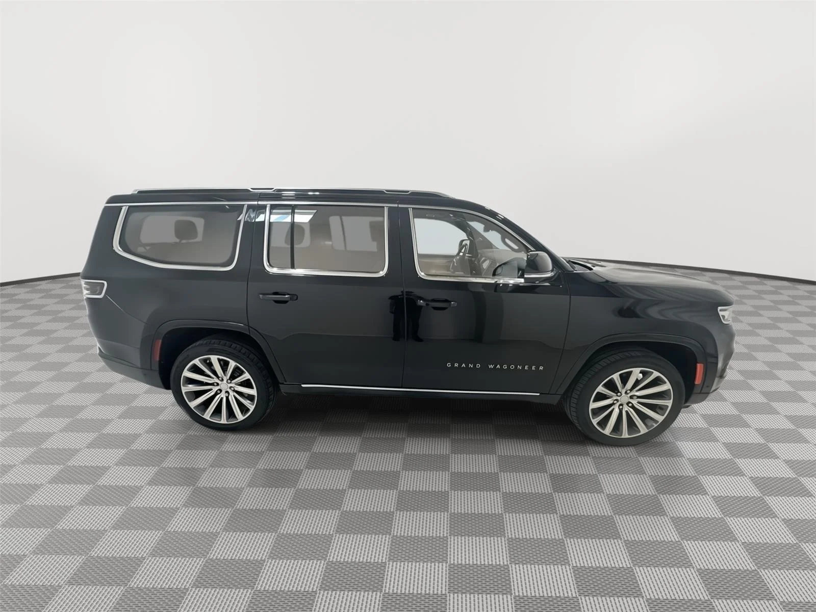 Used 2022 Diamond Black Crystal Pearl Jeep Series III image 6