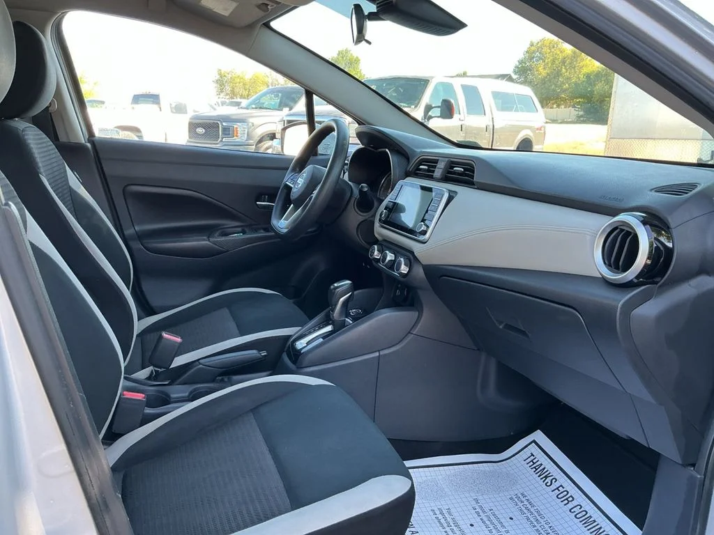 Used 2020 Silver Nissan 1.6 SV image 22