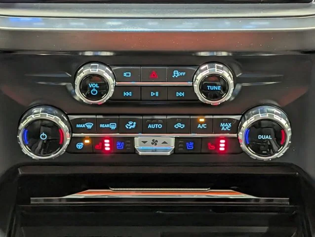 New 2026 Glacier Gray Metallic Tri-Coat Ford F-250® Lariat® image 46