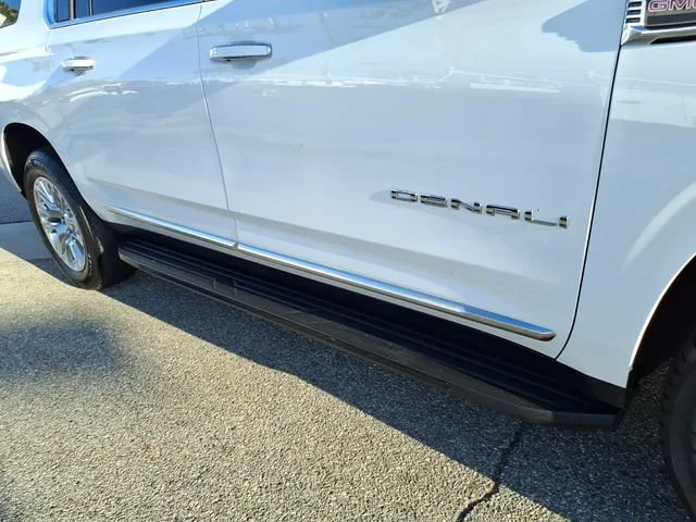 Used 2025 Summit White GMC Denali image 14