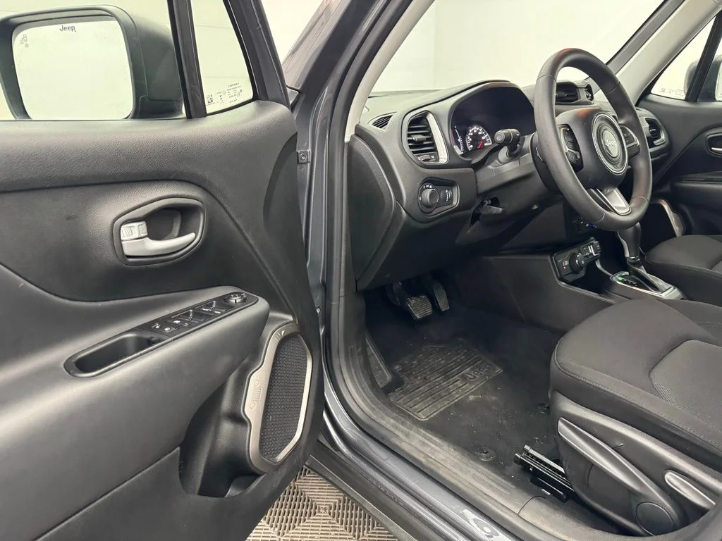 Used 2023 Graphite Gray Jeep Latitude image 13