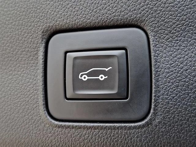 Used 2021 SCARLET RED METALLIC Chevrolet RS image 31