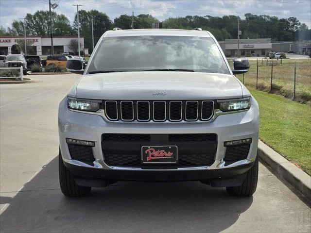 New 2025 Silver Zynith Exterior Paint Jeep Limited image 14