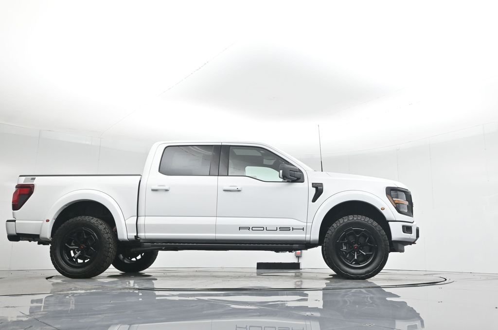 New 2025 Oxford White Ford XLT image 51
