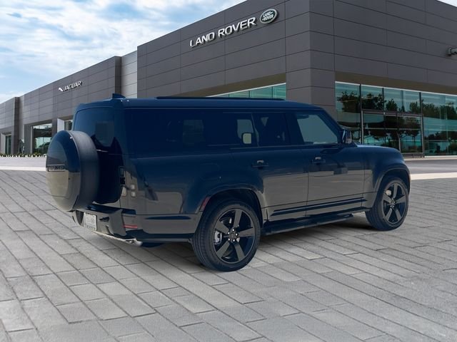 New 2026 Santorini Black Land Rover X-Dynamic SE image 5