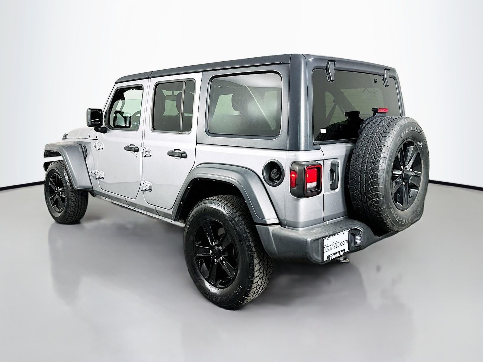 Used 2020 Billet Silver Metallic Clearcoat Jeep Unlimited Sport S image 5
