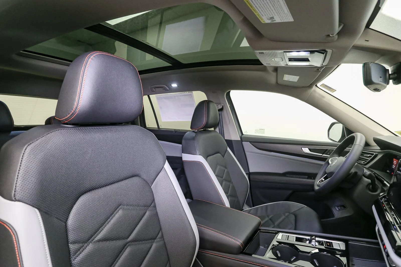 New 2026 Avocado Green Pearl Volkswagen 2.0T Peak Edition image 16