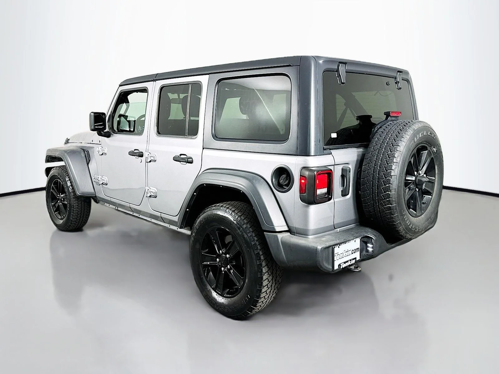 Used 2020 Billet Silver Metallic Clearcoat Jeep Unlimited Sport S image 5