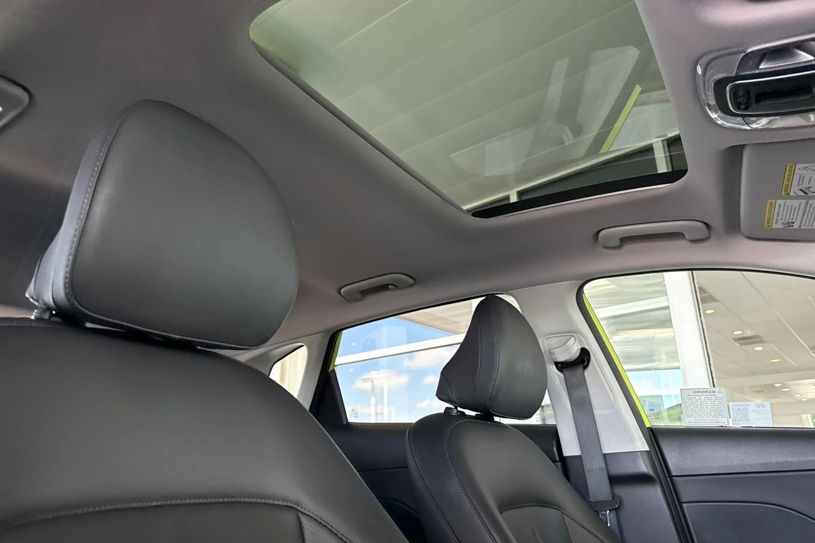 Used 2025 Neoteric Yellow Hyundai Limited image 17