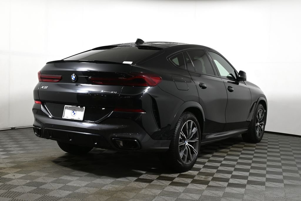 Used 2021 Black Sapphire Metallic BMW xDrive40i image 7