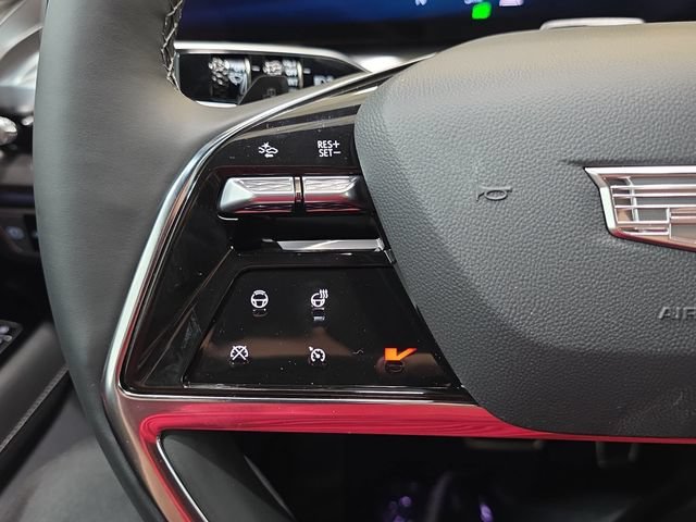 New 2027 Vibrant White Tricoat Cadillac Luxury image 13