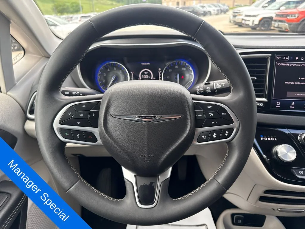 2024 Chrysler Pacifica Touring L - Photo 15