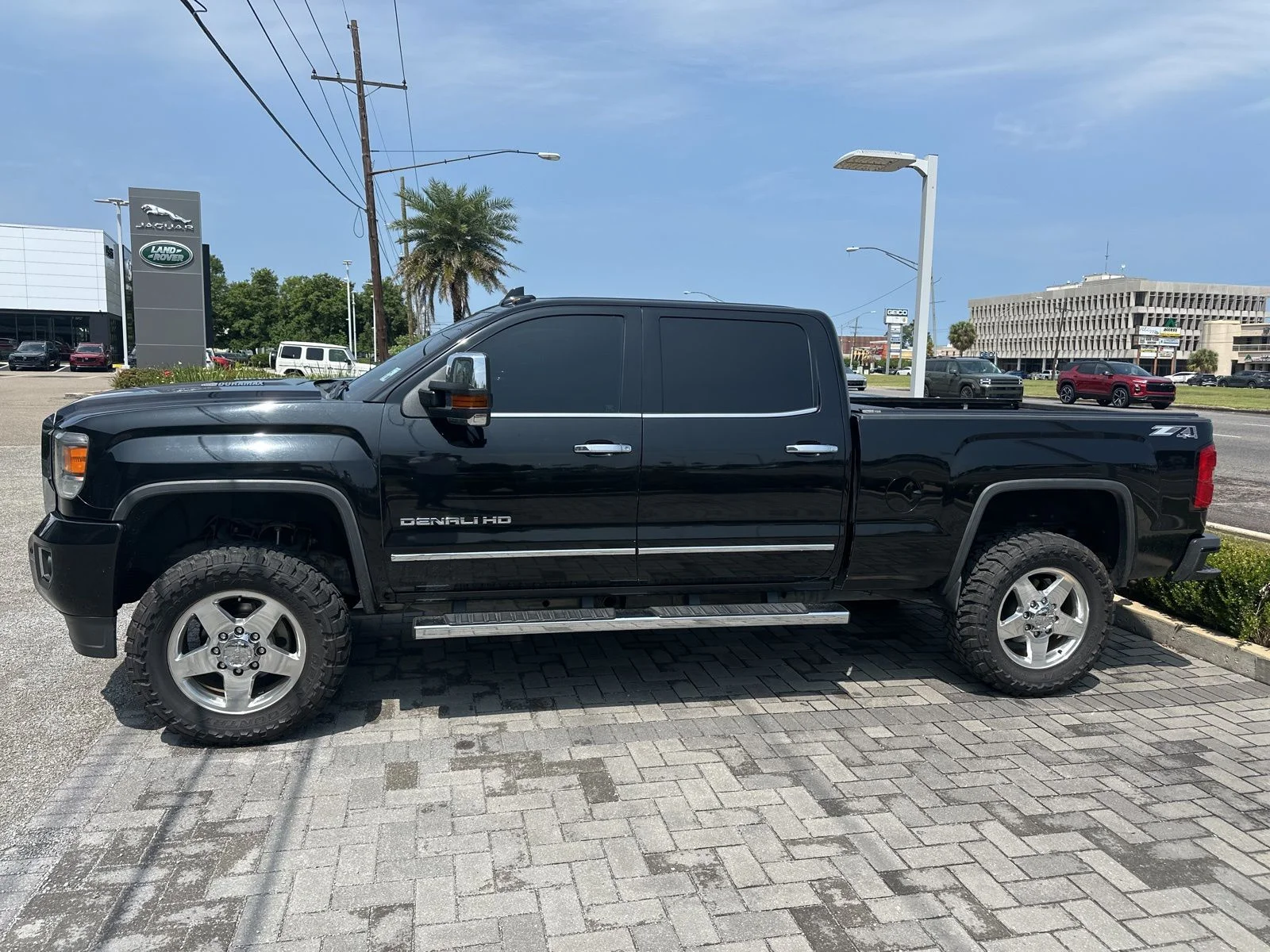 2015 GMC Sierra 4WD Crew Cab Short Box's photo