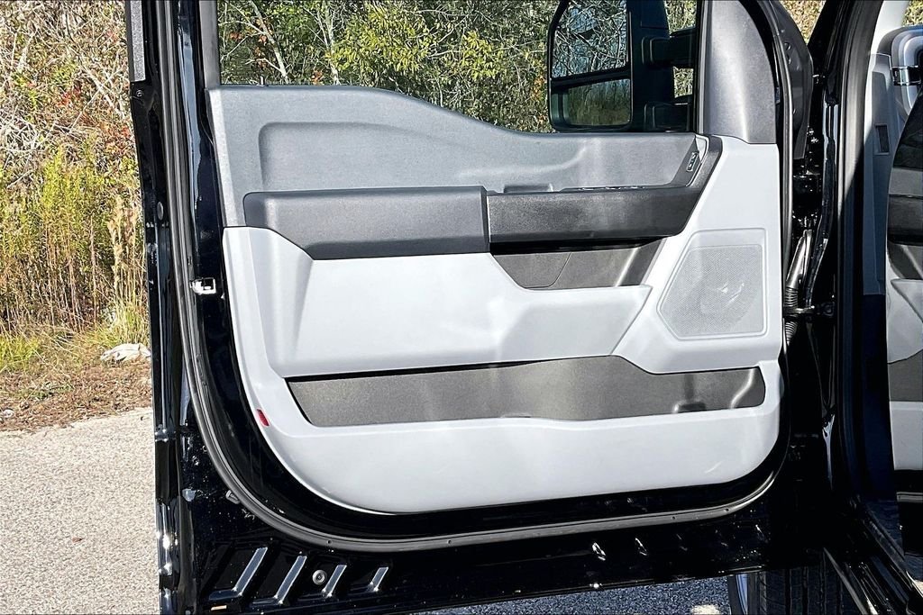 New 2026 Ford Super Duty F-250 XL 4D Crew Cab