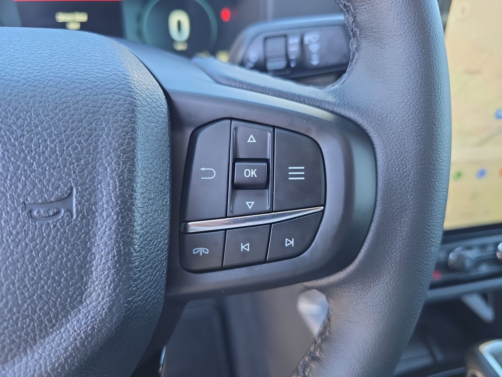 New 2025 Oxford White Ford Lariat image 23