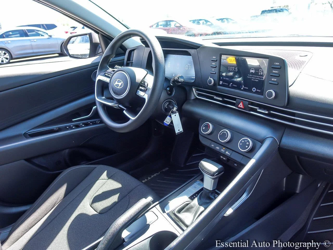 Used 2025 Fluid Metal Hyundai SE image 21