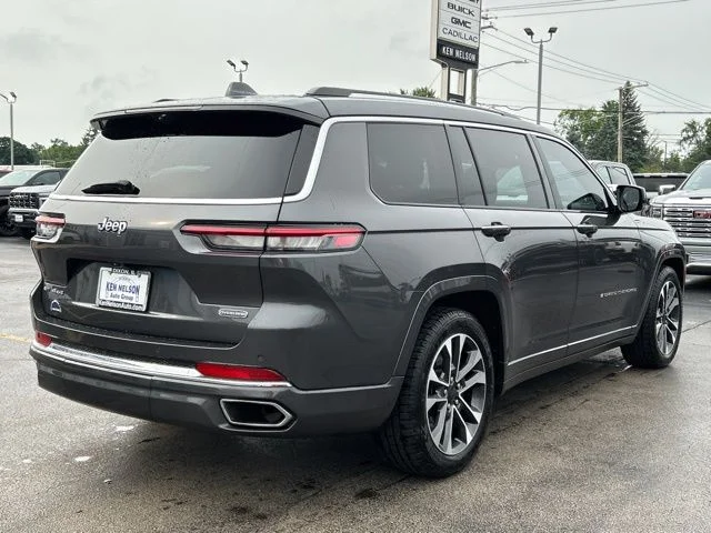 Used 2022 Gray Metallic Jeep Overland image 14