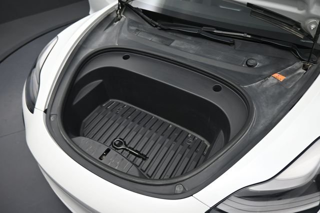 Used 2022  Tesla Long Range image 61