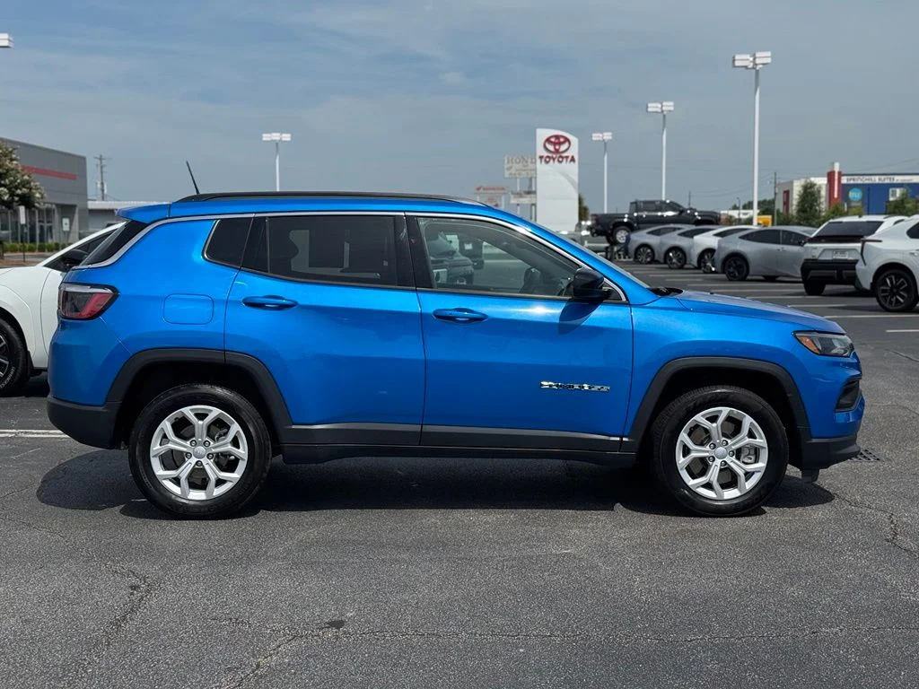 Used 2024 Blue Jeep Latitude image 7